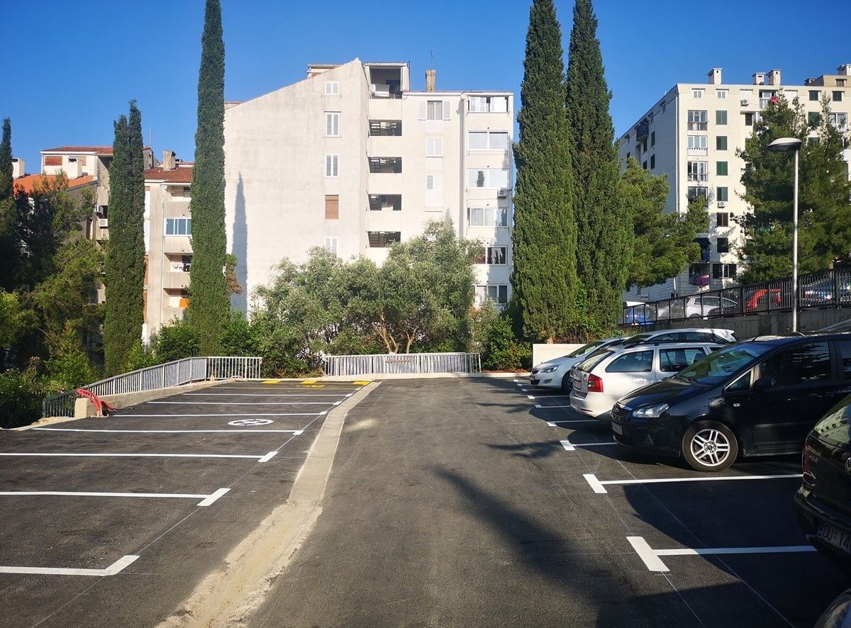 Mokosica parking2.jpg